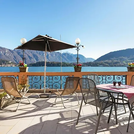 Rodrigo Lakeside Lejlighed
